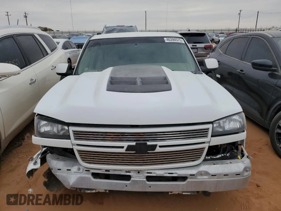 2006 Chevrolet Silverado 1500 with VIN 3GCEC14T76G142647, listed as a Copart auction lot 46390575 with 180,279 mi miles and Salvage Title. Bid and sale history available at DreamBid. Image 5.
