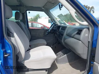 2000 Volkswagen EuroVan с VIN WV2MH4703YH022435, выставлен на аукционе IAAI как лот 42106304 с пробегом 185 376 миль миль и . История ставок и продаж доступна на DreamBid. Изображение 5.
