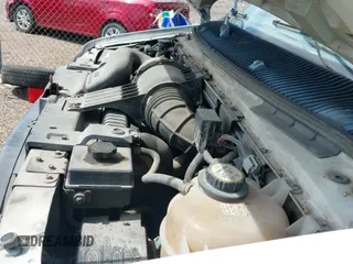 2006 Ford Econoline Cargo z VIN 1FTNE24W06HA85238, wystawiony jako IAAI lot #42467634 z przebiegiem 255 399 mil mil oraz . Historia ofert i sprzedaży dostępna na DreamBid. Obrazek 12.