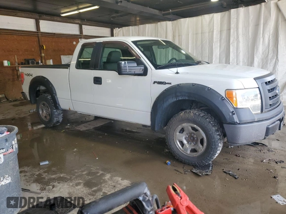 2009 Ford F-150 STX with VIN 1FTRX14W89FB30559, listed as a Copart auction lot 59613875 with 113,592 mi miles and Clean title. Bid and sale history available at DreamBid. Image 4.