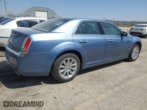 2011 Chrysler 300 C z VIN 2C3CA6CTXBH581058, wystawiony jako Copart lot #51690545 z przebiegiem 147 218 mil mil oraz Szkoda całkowita • Salvage title. Historia ofert i sprzedaży dostępna na DreamBid. Obrazek 3.