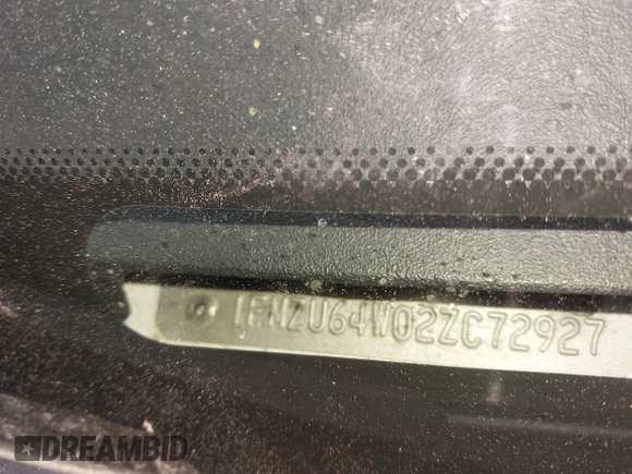 2002 Ford Explorer Eddie Bauer z VIN 1FMZU64W02ZC72927, wystawiony jako IAAI lot #42704235 z przebiegiem 126 317 mil mil oraz . Historia ofert i sprzedaży dostępna na DreamBid. Obrazek 9.