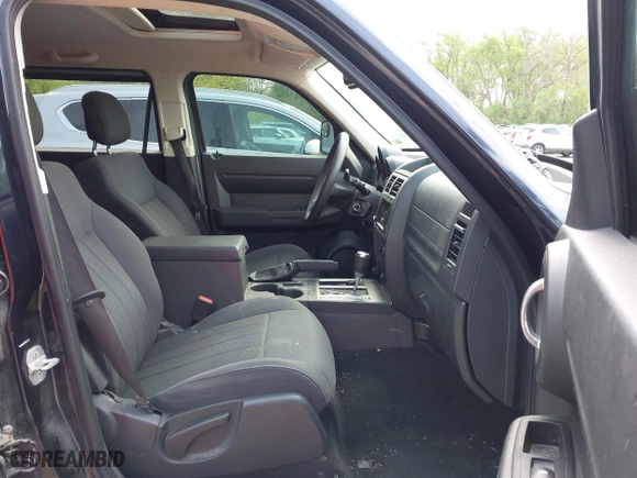 2011 Dodge Nitro Heat with VIN 1D4PU4GX2BW514237, listed as a IAAI auction lot 42109697 with 151,365 mi miles. Bid and sale history available at carsss.com. Image 5.