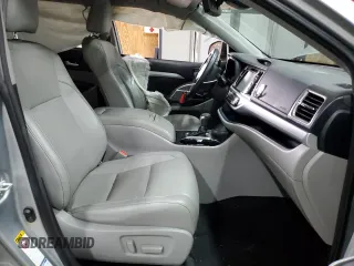 2018 Toyota Highlander SE with VIN 5TDJZRFHXJS846274, listed as a Copart auction lot 58130425 with 123,439 mi miles and Clean title. Bid and sale history available at DreamBid. Image 7.