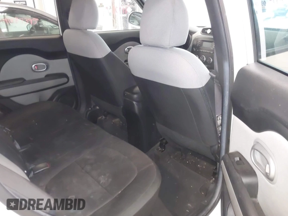 2015 Kia Soul with VIN KNDJN2A20F7779272, listed as a IAAI auction lot 41901719 with 204,682 mi miles. Bid and sale history available at carsss.com. Image 8.