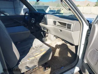 1996 Dodge Ram 1500 with VIN 3B7HF13Y1TG116204, listed as a IAAI auction lot 39432105 with 219,000 mi miles. Bid and sale history available at carsss.com. Image 5.