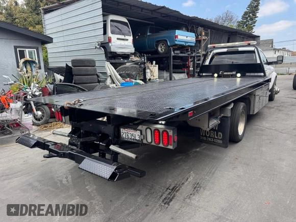 2022 Ram 5500 Tradesman z VIN 3C7WRNDL2NG103315, wystawiony jako Copart lot #59128405 z przebiegiem 125 574 mil mil oraz Czysty tytuł • Clean title. Historia ofert i sprzedaży dostępna na DreamBid. Obrazek 4.