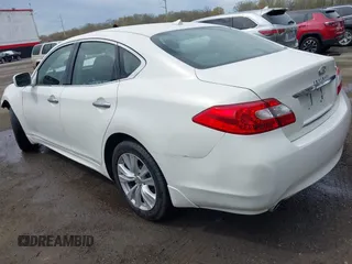 2011 Infiniti M37 with VIN JN1BY1AR9BM373072, listed as a IAAI auction lot 41918340 with 90,820 mi miles. Bid and sale history available at carsss.com. Image 3.
