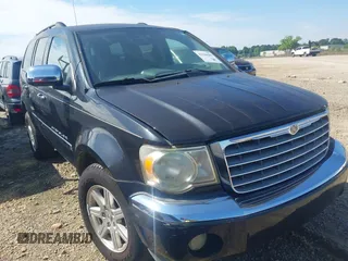 2008 Chrysler Aspen Limited z VIN 1A8HX58N78F126997, wystawiony jako IAAI lot #42258289 z przebiegiem 156 983 mil mil oraz . Historia ofert i sprzedaży dostępna na DreamBid. Obrazek 1.