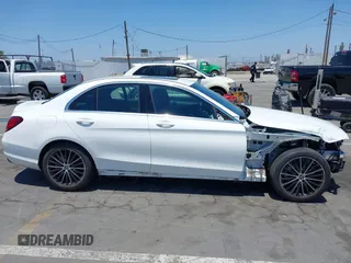 2019 Mercedes-Benz C 300 с VIN 55SWF8DB5KU322445, выставлен на аукционе IAAI как лот 42403051 с пробегом 43 465 миль миль и . История ставок и продаж доступна на DreamBid. Изображение 14.