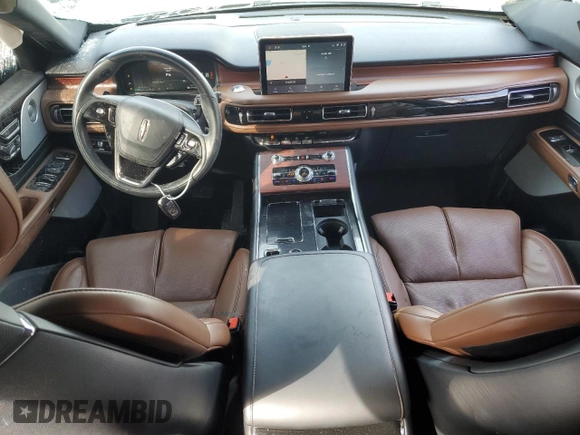 2023 Lincoln Aviator Reserve z VIN 5LM5J7XCXPGL20951, wystawiony jako Copart lot #47183215 z przebiegiem 24 426 mil mil oraz Szkoda całkowita • Salvage title. Historia ofert i sprzedaży dostępna na DreamBid. Obrazek 8.