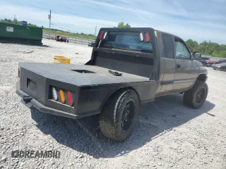2000 Dodge Ram 2500 with VIN 1B7KF2364YJ144711, listed as a Copart auction lot 58065994 with 0 mi miles and Salvage Title. Bid and sale history available at carsss.com. Image 3.