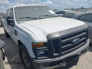 2010 Ford F-250 XL z VIN 1FTSW2A53AEB04810, wystawiony jako IAAI lot #42584620 z przebiegiem 296 559 mil mil oraz . Historia ofert i sprzedaży dostępna na DreamBid. Obrazek 1.