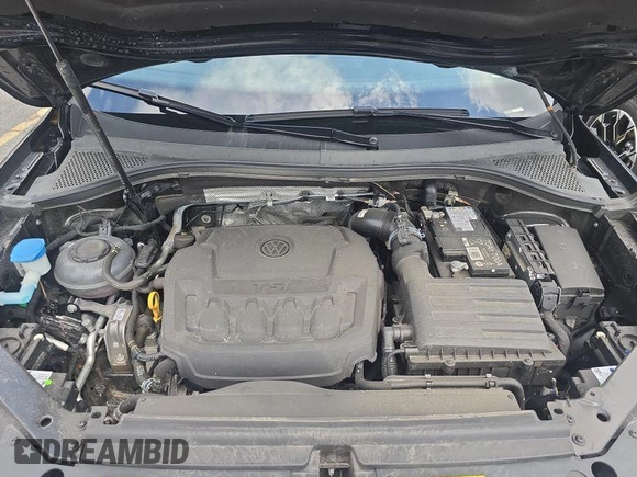 2024 Volkswagen Tiguan SE with VIN 3VV3B7AXXRM097540, listed as a IAAI auction lot 42809080 with 25,390 mi miles and . Bid and sale history available at DreamBid. Image 7.