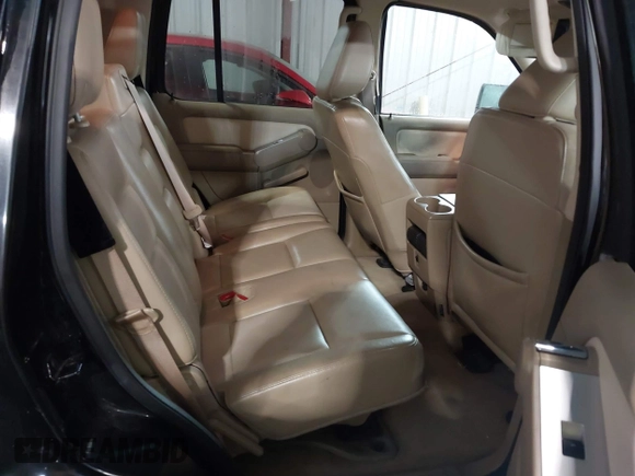 2010 Mercury Mountaineer Premier z VIN 4M2EN3JE6AUJ04564, wystawiony jako IAAI lot #41315942 z przebiegiem 125 981 mil mil oraz . Historia ofert i sprzedaży dostępna na DreamBid. Obrazek 8.