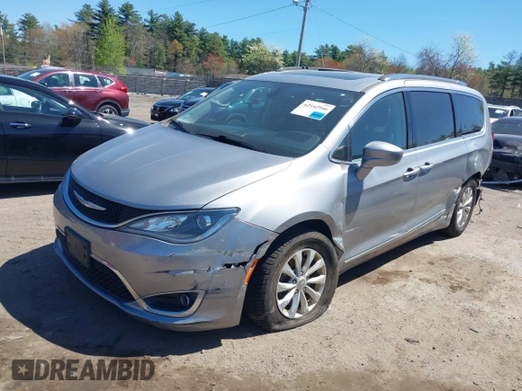 2018 Chrysler Pacifica Touring L Plus z VIN 2C4RC1EGXJR101757, wystawiony jako IAAI lot #42142946 z przebiegiem 83 314 mil mil oraz . Historia ofert i sprzedaży dostępna na DreamBid. Obrazek 2.