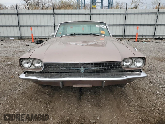 1966 Ford Thunderbird z VIN 6Y81Z127258, wystawiony jako Copart lot #52935585 z przebiegiem 59 083 mil mil oraz Czysty tytuł • Clean title. Historia ofert i sprzedaży dostępna na DreamBid. Obrazek 5.