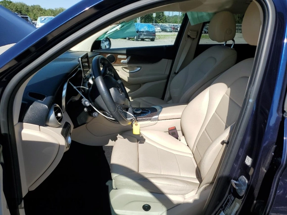 2019 Mercedes-Benz GLC 300 with VIN WDC0G4JB1K1002639, listed as a Copart auction lot 58216615 with 52,160 mi miles and Salvage title. Bid and sale history available at DreamBid. Image 7.