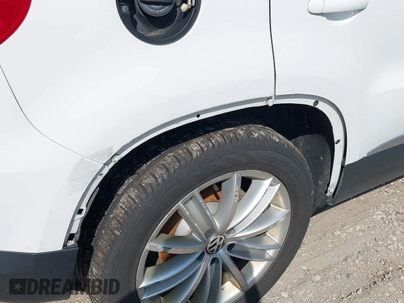 2012 Volkswagen Tiguan SEL with VIN WVGAV7AX5CW517186, listed as a IAAI auction lot 42177269 with 142,285 mi miles and . Bid and sale history available at DreamBid. Image 13.