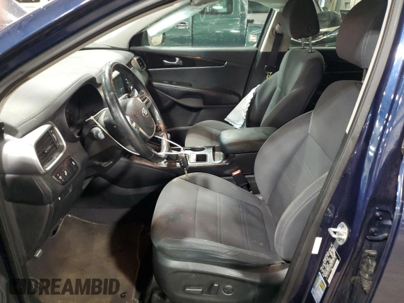 2019 Kia Sorento LX z VIN 5XYPG4A38KG526156, wystawiony jako Copart lot #57728315 z przebiegiem 170 714 mil mil oraz Nie do naprawy • Non repairable. Historia ofert i sprzedaży dostępna na DreamBid. Obrazek 7.