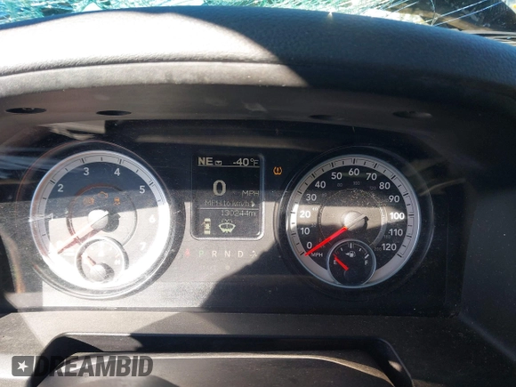2014 Ram 1500 Express z VIN 1C6RR6KT8ES336361, wystawiony jako IAAI lot #41390683 z przebiegiem 130 244 mil mil oraz . Historia ofert i sprzedaży dostępna na DreamBid. Obrazek 7.
