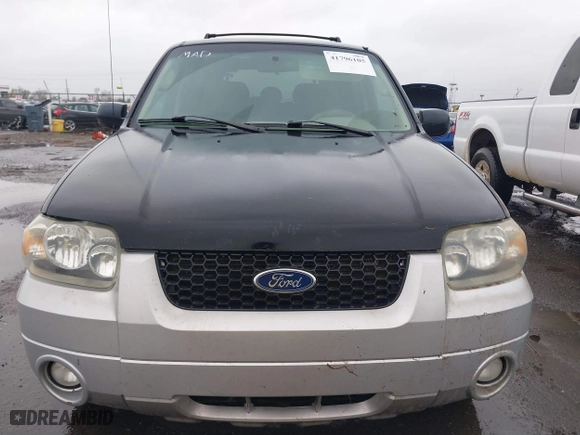 2007 Ford Escape XLT with VIN 1FMYU03107KC08224, listed as a IAAI auction lot 41796105 with 194,640 mi miles. Bid and sale history available at carsss.com. Image 6.