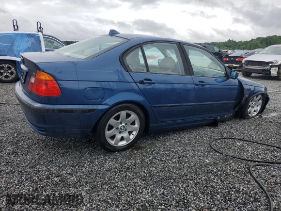 2000 BMW 3 Series 323i with VIN WBAAM3347YCA92579, listed as a Copart auction lot 60823235 with 216,510 mi miles and Salvage title. Bid and sale history available at DreamBid. Image 3.