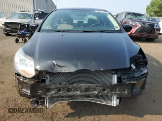 2012 Ford Focus SE with VIN 1FAHP3F22CL455790, listed as a Copart auction lot 60493005 with 100,081 mi miles and Salvage title. Bid and sale history available at DreamBid. Image 5.