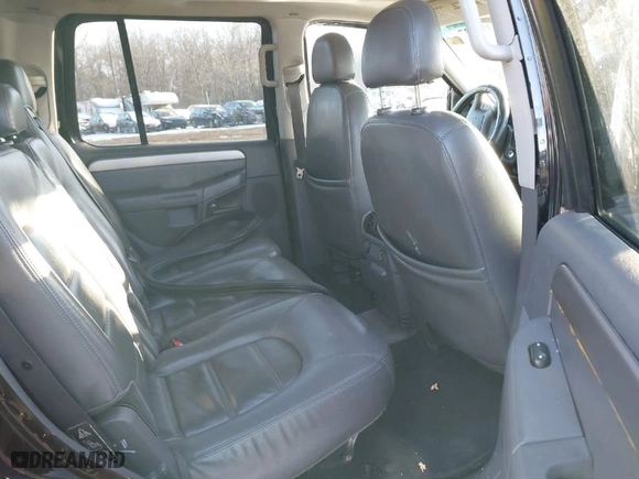 2003 Ford Explorer XLT with VIN 1FMDU73KX3ZA70158, listed as a IAAI auction lot 41417637 with 278,023 mi miles. Bid and sale history available at carsss.com. Image 8.