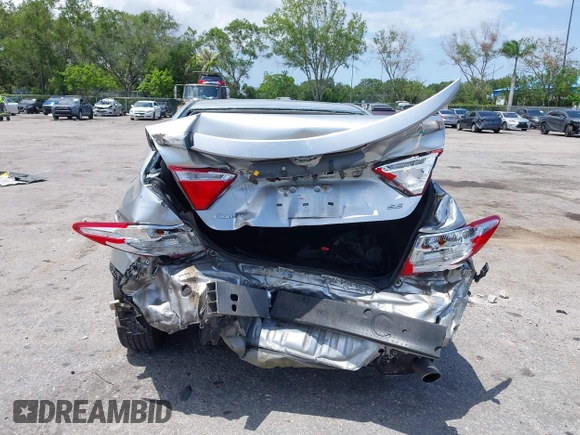 2015 Toyota Camry XLE z VIN 4T1BF1FK5FU970543, wystawiony jako IAAI lot #42373776 z przebiegiem 119 090 mil mil oraz . Historia ofert i sprzedaży dostępna na DreamBid. Obrazek 16.