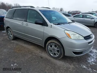 2004 Toyota Sienna LE with VIN 5TDBA23C44S021184, listed as a IAAI auction lot 41877212 with 147,956 mi miles. Bid and sale history available at carsss.com. Image 1.