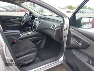 2017 Nissan Murano S z VIN 5N1AZ2MH0HN112703, wystawiony jako IAAI lot #42285547 z przebiegiem 60 311 mil mil oraz . Historia ofert i sprzedaży dostępna na DreamBid. Obrazek 5.