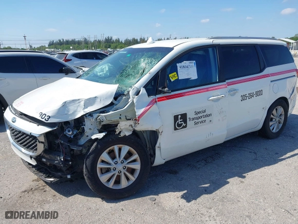 2017 Kia Sedona LX with VIN KNDMB5C12H6293597, listed as a IAAI auction lot 41804780 with 328,840 mi miles. Bid and sale history available at carsss.com. Image 18.
