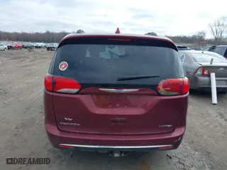 2017 Chrysler Pacifica Limited with VIN 2C4RC1GG1HR509569, listed as a IAAI auction lot 41807694 with 204,340 mi miles. Bid and sale history available at carsss.com. Image 16.