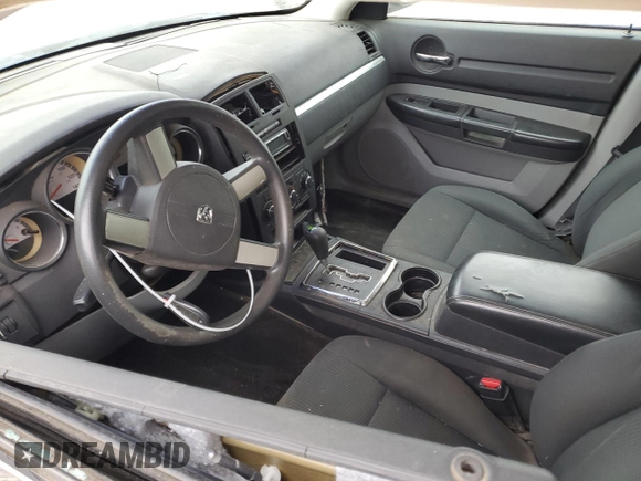 2008 Dodge Magnum z VIN 2D4FV47T98H238927, wystawiony jako Copart lot #46941155 z przebiegiem 135 754 mil mil oraz Szkoda całkowita • Salvage title. Historia ofert i sprzedaży dostępna na DreamBid. Obrazek 7.