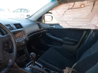 2006 Honda Accord LX SE z VIN 1HGCM563X6A086986, wystawiony jako IAAI lot #42270526 z przebiegiem 285 361 mil mil oraz . Historia ofert i sprzedaży dostępna na DreamBid. Obrazek 5.