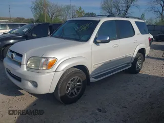 2007 Toyota Sequoia Limited with VIN 5TDBT48A87S286840, listed as a IAAI auction lot 42100819 with 304,590 mi miles and . Bid and sale history available at DreamBid. Image 17.