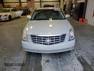 2007 Cadillac DTS V8 z VIN 1G6KD57YX7U201089, wystawiony jako Copart lot #44665825 z przebiegiem 117 048 mil mil oraz Szkoda całkowita • Salvage title. Historia ofert i sprzedaży dostępna na DreamBid. Obrazek 5.