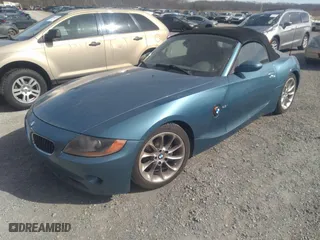 2004 BMW Z4 2.5i with VIN 4USBT33524LR67071, listed as a IAAI auction lot 41632627 with 106,084 mi miles. Bid and sale history available at carsss.com. Image 2.
