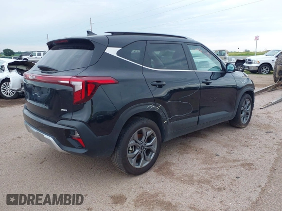2024 Kia Seltos S z VIN KNDEUCAA9R7469448, wystawiony jako IAAI lot #40961491 z przebiegiem 26 742 mil mil oraz . Historia ofert i sprzedaży dostępna na DreamBid. Obrazek 4.