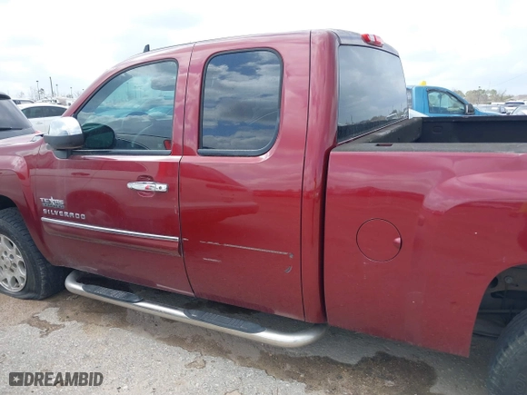 2013 Chevrolet Silverado 1500 LT with VIN 1GCRCSE02DZ385226, listed as a IAAI auction lot 41450120 with 113,163 mi miles. Bid and sale history available at carsss.com. Image 14.