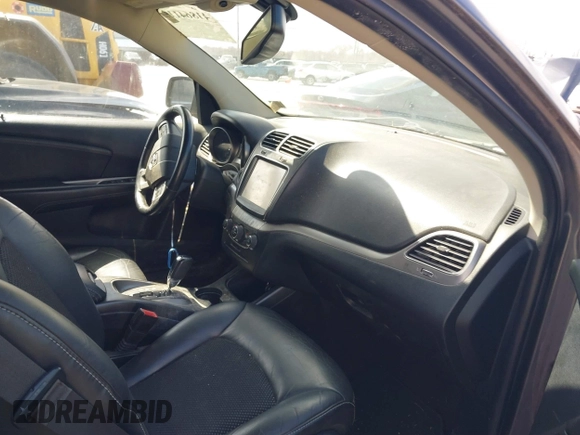 2015 Dodge Journey Crossroad with VIN 3C4PDDGG1FT675803, listed as a IAAI auction lot 41864112 with 97,842 mi miles. Bid and sale history available at carsss.com. Image 5.