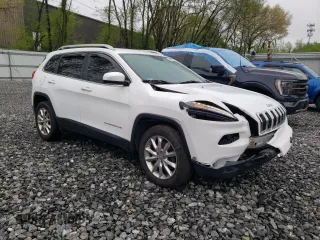 2017 Jeep Cherokee Limited with VIN 1C4PJMDB1HW562142, listed as a Copart auction lot 55366515 with 201,577 mi miles and Salvage title. Bid and sale history available at DreamBid. Image 4.