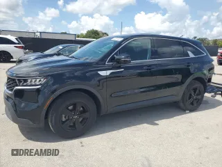 2023 Kia Sorento LX z VIN 5XYRG4LC8PG175679, wystawiony jako Copart lot #58591025 z przebiegiem 68 243 mil mil oraz Szkoda całkowita • Salvage title. Historia ofert i sprzedaży dostępna na DreamBid. Obrazek 1.