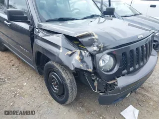 2014 Jeep Patriot Sport with VIN 1C4NJPBB9ED916539, listed as a IAAI auction lot 41522768 with 97,130 mi miles. Bid and sale history available at carsss.com. Image 6.