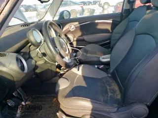 2007 MINI Hardtop S with VIN WMWMF73507TT86117, listed as a Copart auction lot 54372025 with 101,871 mi miles and Clean Title. Bid and sale history available at DreamBid. Image 7.