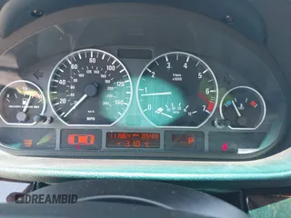 2005 BMW 3 Series 330xi с VIN WBAEW53405PN37317, выставлен на аукционе IAAI как лот 42544009 с пробегом 111 964 миль миль и . История ставок и продаж доступна на DreamBid. Изображение 7.