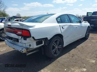2013 Dodge Charger RT with VIN 2C3CDXDT2DH632082, listed as a IAAI auction lot 41925126 with 186,560 mi miles. Bid and sale history available at carsss.com. Image 4.