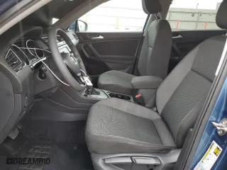 2018 Volkswagen Tiguan S with VIN 3VV1B7AX4JM098016, listed as a Copart auction lot 46230155 with 210,440 mi miles and Salvage Title. Bid and sale history available at carsss.com. Image 7.