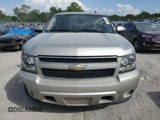 2008 Chevrolet Suburban 3LT z VIN 3GNFC16048G136659, wystawiony jako Copart lot #56365625 z przebiegiem 206 136 mil mil oraz Czysty tytuł • Clean title. Historia ofert i sprzedaży dostępna na DreamBid. Obrazek 5.